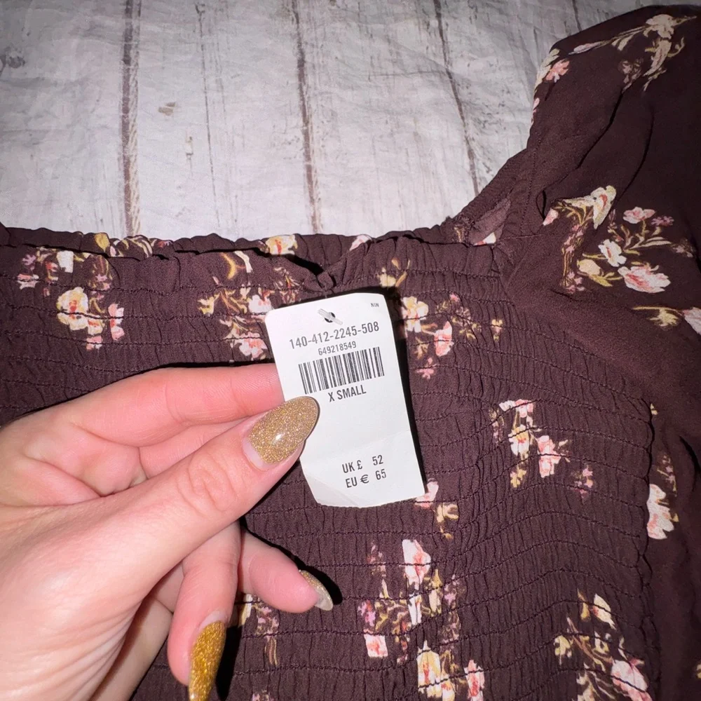 Abercrombie & Fitch dark brown floral print smocked puff sleeve top XS